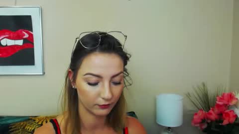 Snapshot of natalie_live chatting on 02-14-25, 07:38 NatalieSexy online show from 02-14-25, 07:38