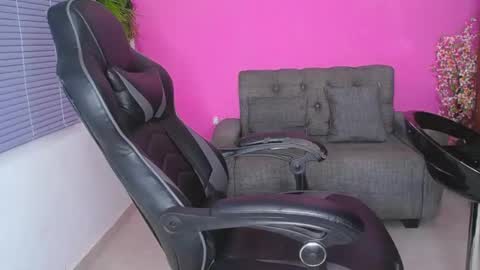 Snapshot of nataliexxxhot chatting on 02-04-25, 10:54 NATALIA online show from 02-04-25, 10:54