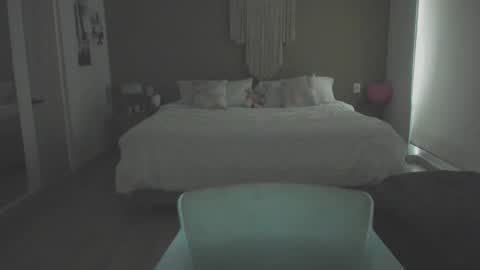 anatalybee online show from 11-16-25, 09:09