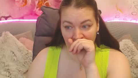 Snapshot of nataly_cute1 chatting on 06-24-26, 07:13 Nataly online show from 06-24-26, 07:13