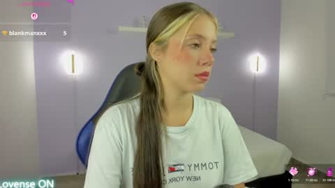 Snapshot of nataly_rodri chatting on 06-28-26, 02:17 Nataly online show from 06-28-26, 02:17