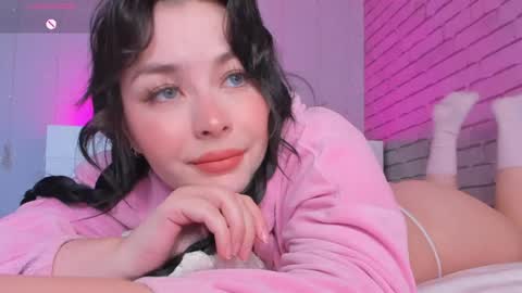 Snapshot of natalyhayes chatting on 04-22-26, 07:11 Nataly online show from 04-22-26, 07:11