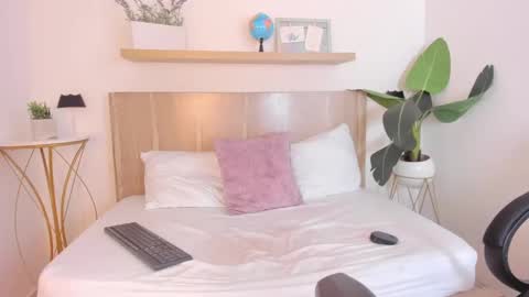 N A T A S H A online show from 01-05-25, 08:22