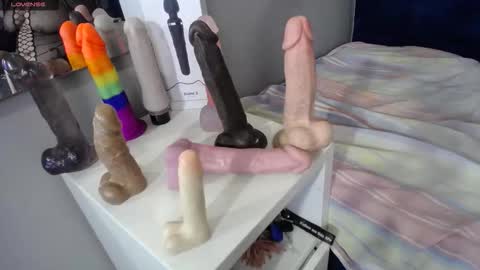 Natasha online show from 10-26-25, 07:42