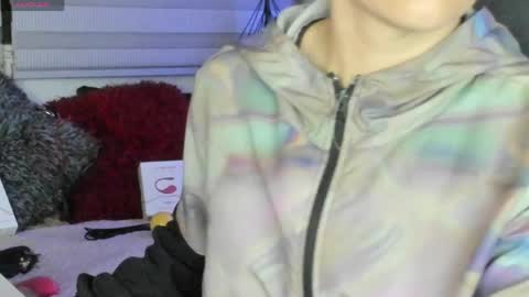 Snapshot of natasha__logan chatting on 05-10-26, 04:06 Natasha online show from 05-10-26, 04:06
