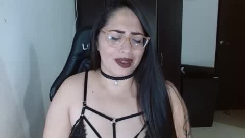 Natasha Smithe  online show from 11-21-25, 12:21