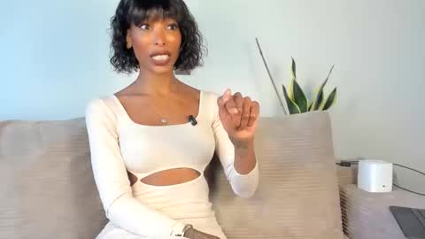 Natassia Dreams online show from 02-26-26, 12:42