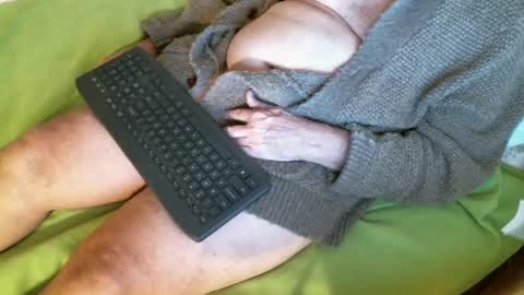 nate1x online show from 12-12-24, 01:43