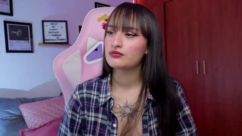 Snapshot of nathalia_ramirez_ chatting on 02-12-26, 03:01 Nathalia Ramirez online show from 02-12-26, 03:01