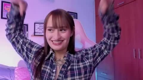 Nathalia Ramirez online show from 04-14-26, 12:38