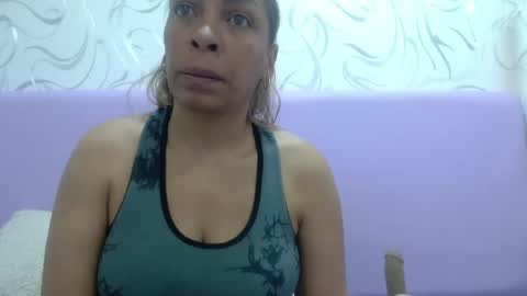 Nathalia online show from 12-23-25, 04:10