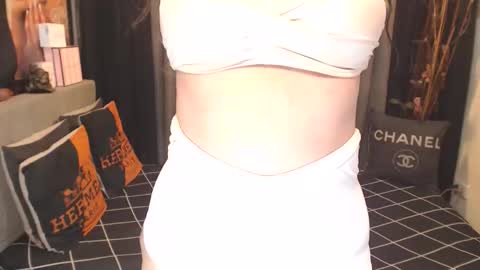 Snapshot of nathaliehuges chatting on 05-24-26, 03:11 Goddess Nathalie online show from 05-24-26, 03:11