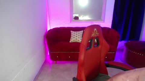 Snapshot of nathaly_low chatting on 06-22-26, 12:13 nathaly low online show from 06-22-26, 12:13