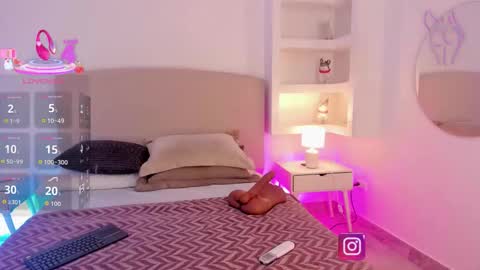 NATHALY  online show from 10-04-25, 10:46