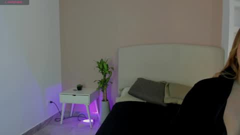 NATHALY  online show from 04-18-26, 10:41