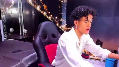 nathan_carson1 online show from 12-05-24, 12:11