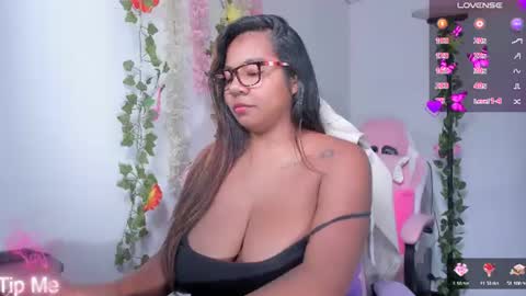Snapshot of nathasha_jhonsom_ chatting on 07-11-26, 03:37 Naty online show from 07-11-26, 03:37