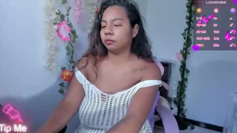 Snapshot of nathasha_jhonsom_ chatting on 07-27-26, 11:39 Naty online show from 07-27-26, 11:39