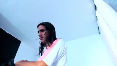 Snapshot of nati_sm chatting on 02-08-25, 12:17 Nati online show from 02-08-25, 12:17