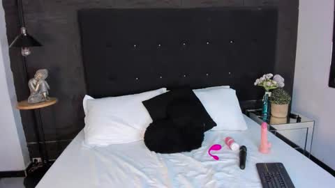 NATTASHA BROWN  online show from 12-02-25, 12:43