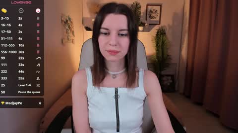Melisa  FOLLOW ME  online show from 12-13-24, 02:05