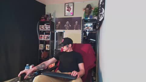 Snapshot of naturesbest951 chatting on 04-19-26, 11:07 NATURESBEST online show from 04-19-26, 11:07