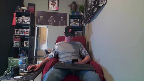 Snapshot of naturesbest951 chatting on 05-01-26, 10:36 NATURESBEST online show from 05-01-26, 10:36
