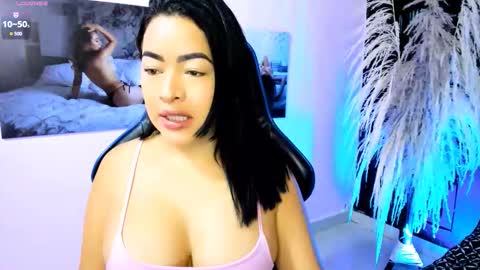 Snapshot of naty_07 chatting on 10-30-25, 02:18 Natalia online show from 10-30-25, 02:18