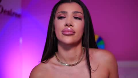 Snapshot of natydesiree chatting on 02-20-25, 10:37 Naty online show from 02-20-25, 10:37