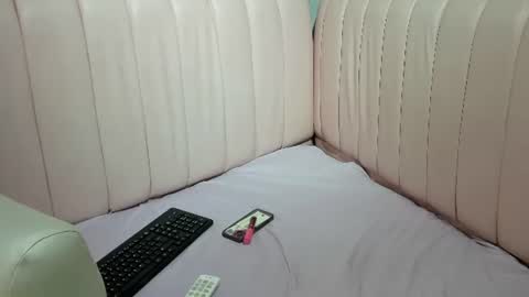 Snapshot of natyrussel chatting on 06-10-26, 12:04 natyrussel online show from 06-10-26, 12:04