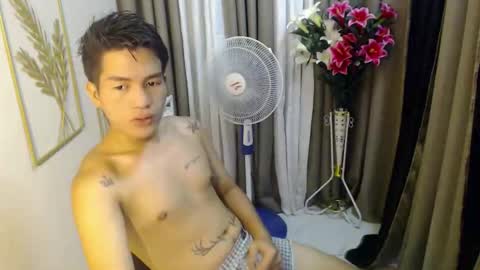 Snapshot of naughty_angelo chatting on 04-18-26, 05:39 naughty_angelo online show from 04-18-26, 05:39
