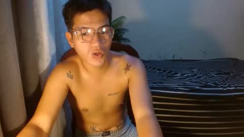 Snapshot of naughty_angelo chatting on 05-04-26, 08:32 naughty_angelo online show from 05-04-26, 08:32