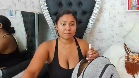 Zoe online show from 12-22-25, 06:49