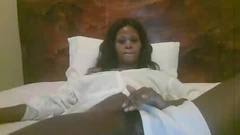 Snapshot of naughty_babe000 chatting on 04-27-26, 07:39 alisha online show from 04-27-26, 07:39
