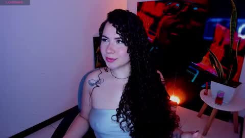 Snapshot of naughty_butt chatting on 09-18-25, 04:31 Megan online show from 09-18-25, 04:31