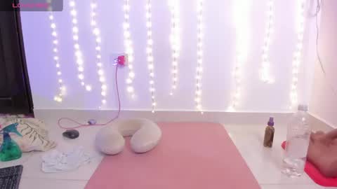 Snapshot of naughty_ebonyy chatting on 05-13-26, 06:33 SASHA online show from 05-13-26, 06:33