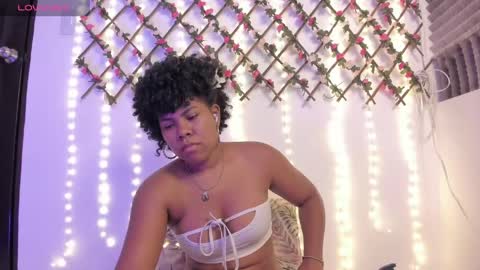 Snapshot of naughty_ebonyy chatting on 05-28-26, 06:32 SASHA online show from 05-28-26, 06:32