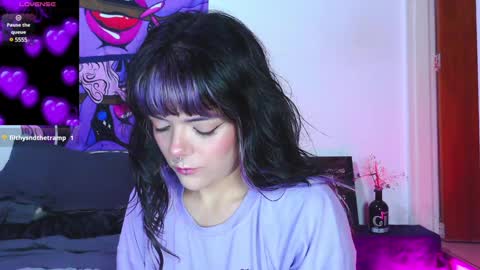 Snapshot of naughty_em_17 chatting on 12-11-24, 04:28 Em  please help me reach 100 thumbs up 3 online show from 12-11-24, 04:28