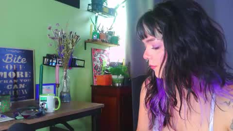 Snapshot of naughty_em_17 chatting on 09-28-25, 04:34 Em  please help me reach 100 thumbs up 3 online show from 09-28-25, 04:34