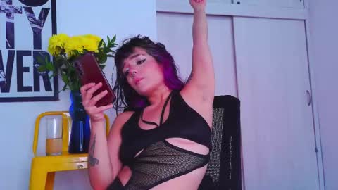 Snapshot of naughty_em_17 chatting on 10-18-25, 08:31 Em  please help me reach 100 thumbs up 3 online show from 10-18-25, 08:31