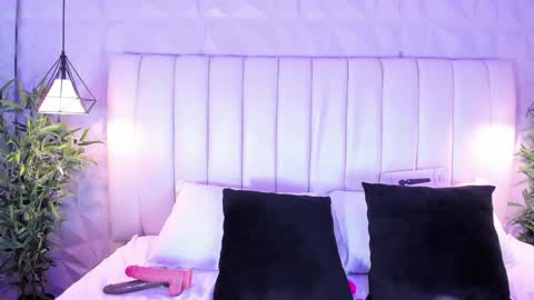 Flor online show from 01-23-25, 01:51