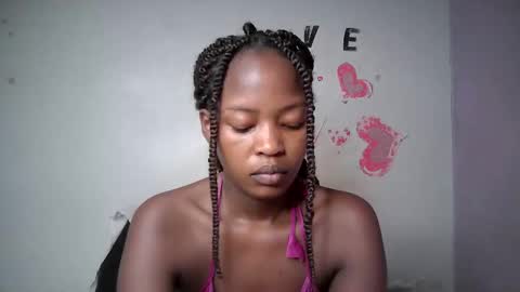 Snapshot of naughty_keesha1 chatting on 10-20-25, 12:05 naughty_keesha1 online show from 10-20-25, 12:05