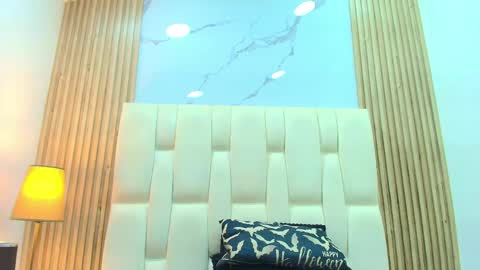 Snapshot of naughty_kittenm chatting on 06-05-26, 10:54 Kitten online show from 06-05-26, 10:54