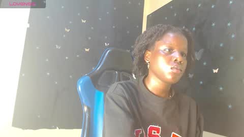 Snapshot of naughty_kitty021 chatting on 09-16-25, 02:01 naomi online show from 09-16-25, 02:01