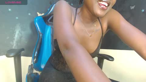 Snapshot of naughty_kitty021 chatting on 11-01-25, 03:58 naomi online show from 11-01-25, 03:58