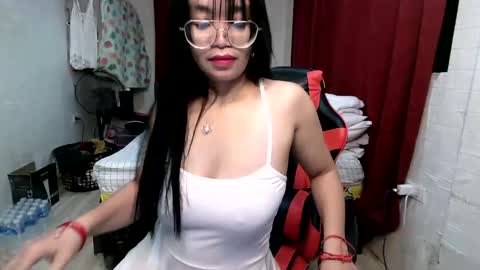 Snapshot of naughty_mariaxx chatting on 03-05-25, 10:55 Maria online show from 03-05-25, 10:55