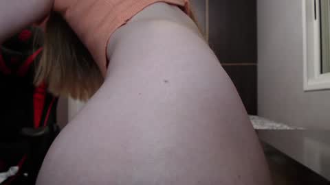 Snapshot of naughty_popa chatting on 01-01-25, 10:43 Ann online show from 01-01-25, 10:43