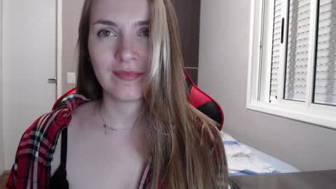 Snapshot of naughty_popa chatting on 01-09-25, 09:37 Ann online show from 01-09-25, 09:37