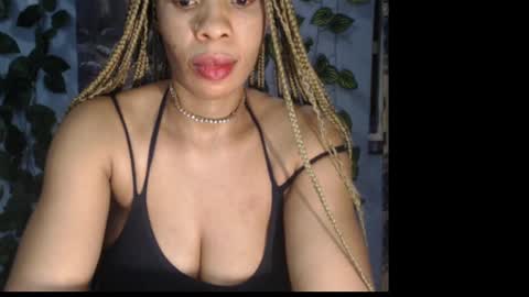 Snapshot of naughty_xxbunny chatting on 01-27-25, 09:00 beauty online show from 01-27-25, 09:00