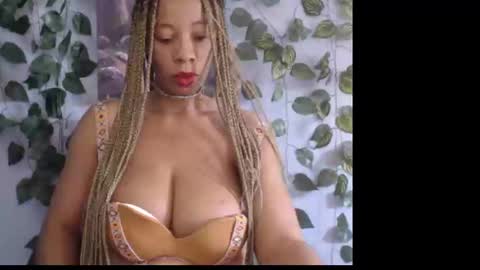 Snapshot of naughty_xxbunny chatting on 01-28-25, 09:51 beauty online show from 01-28-25, 09:51
